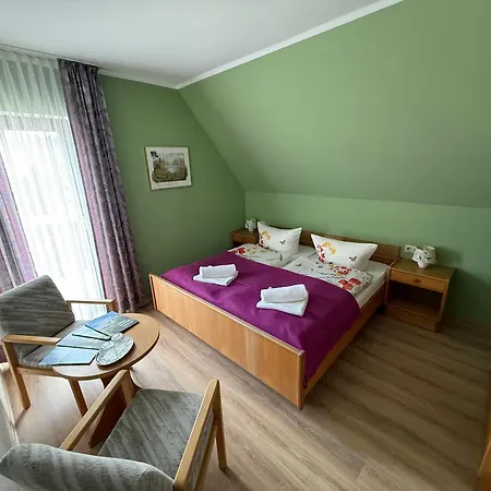 فندق Waldhotel Einstein كيرتشهانديم